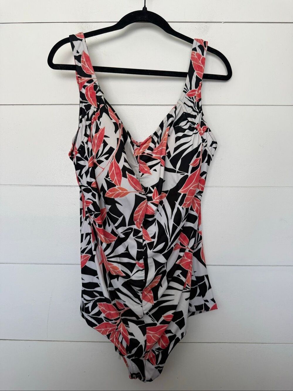 Maxine of Hollywood Women’s 24W Black White Patterned One Piece Swim
